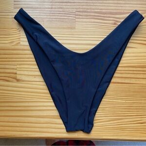 American Eagle Women’s Black Cheeky Bikini Bottoms NWT Size L